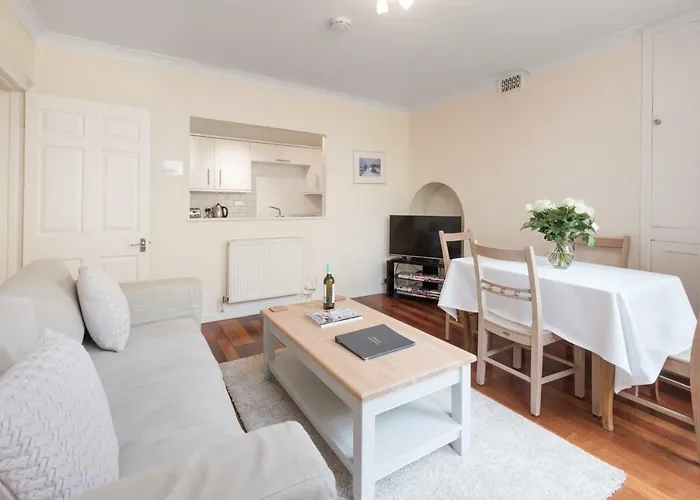 Brunswick Patio Apartment By Myholidaylet